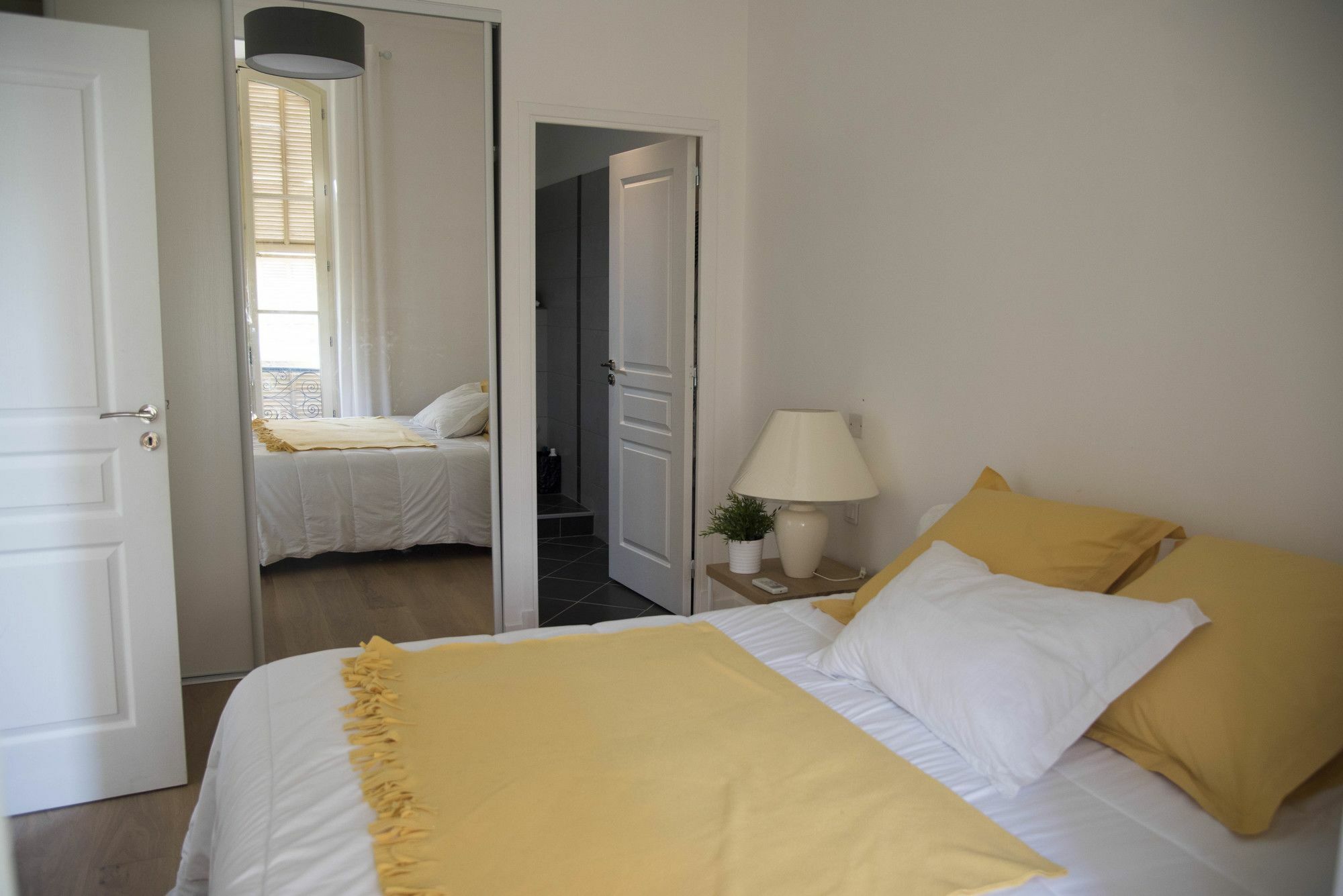 Yellow City Nizza Esterno foto